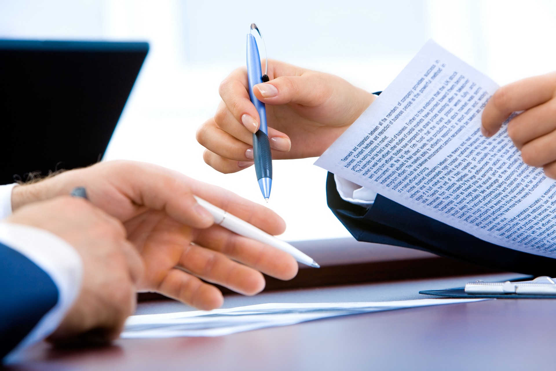 Generate Bulletproof Employment Contracts in a Minute With HR Docket